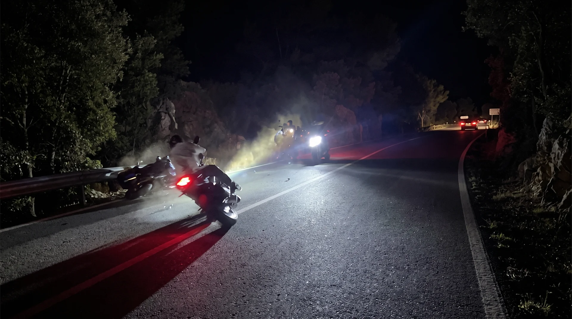 Brutal accidente entre dos motos en el Puig Major tras presuntas carreras ilegales