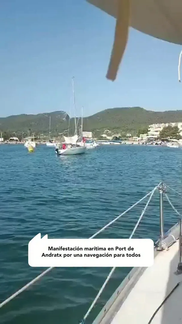 Manifestación marítima en el Port d'Andratx por una navegación asequible para todos