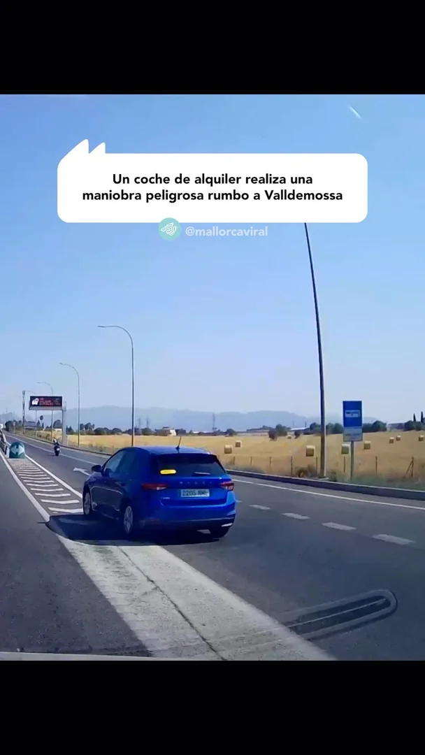 Un coche de alquiler realiza una maniobra peligrosa rumbo a Valldemossa