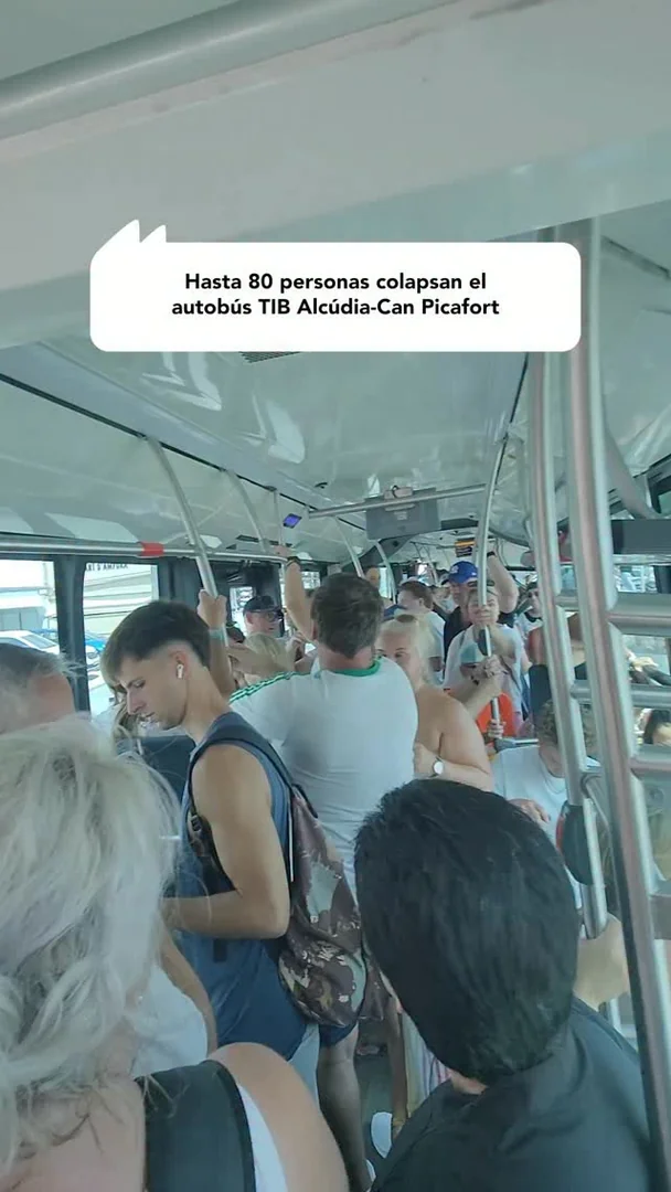 Hasta 80 personas colapsan el autobús TIB Alcúdia-Can Picafort