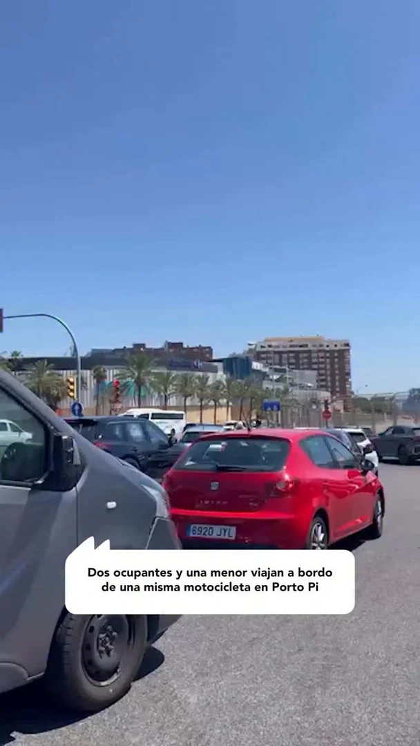 Dos ocupantes y una menor viajan a bordo de una misma motocicleta en Porto Pi