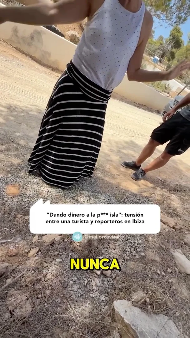 “Dando dinero a la p*** isla”: tensión entre una turista y reporteros en Ibiza